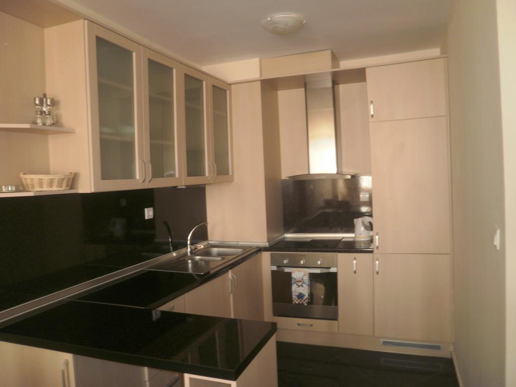Apolonia Palace Aparthotel