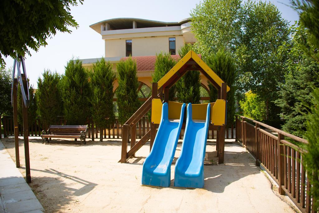 Apolonia Palace
