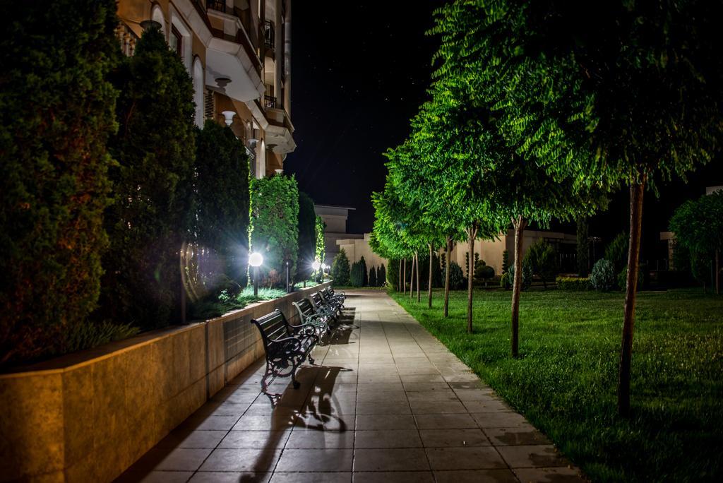 Apolonia Palace 4*