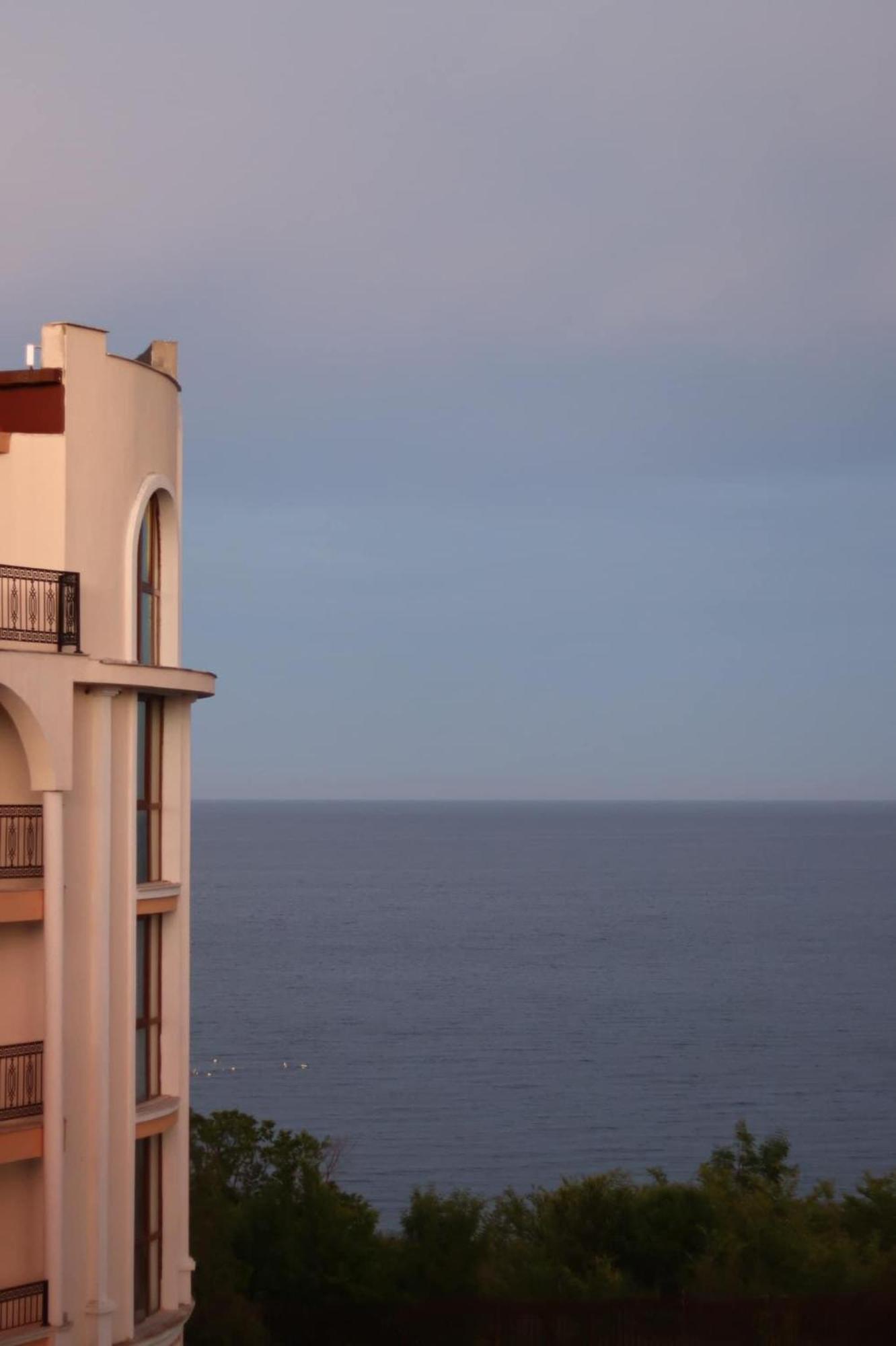 Apolonia Palace 4*