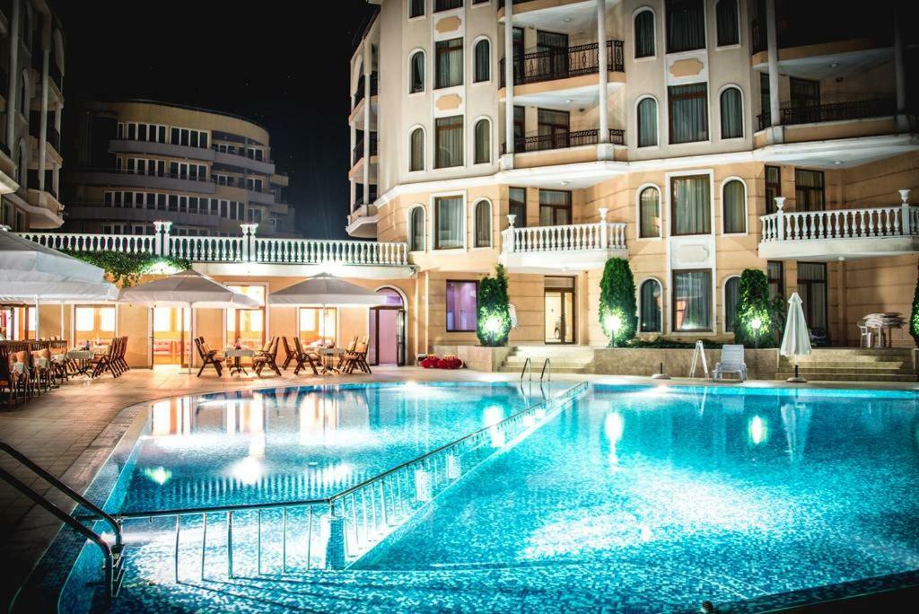 Apolonia Palace Aparthotel